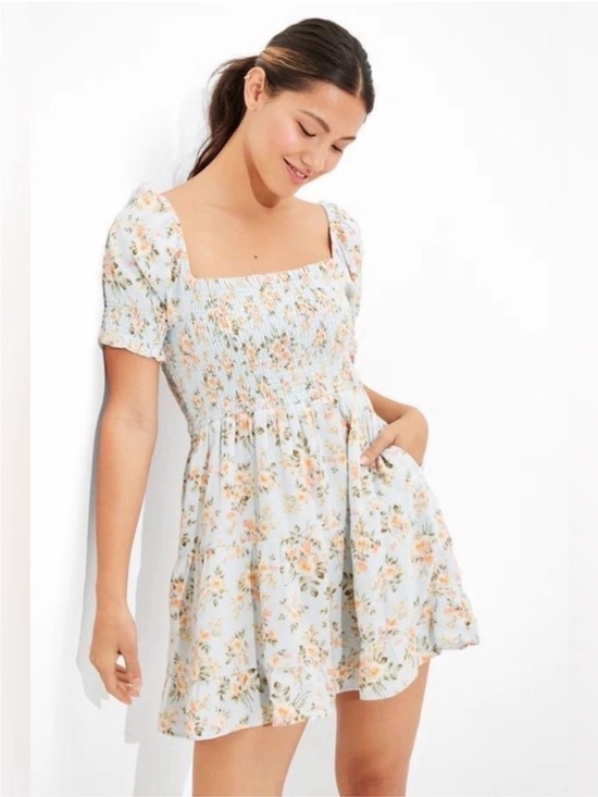 American Eagle Outfitters Dresses & Skirts - American Eagle Picnic Pretty Puff-Sleeve Dress. Floral Smocked linen blend